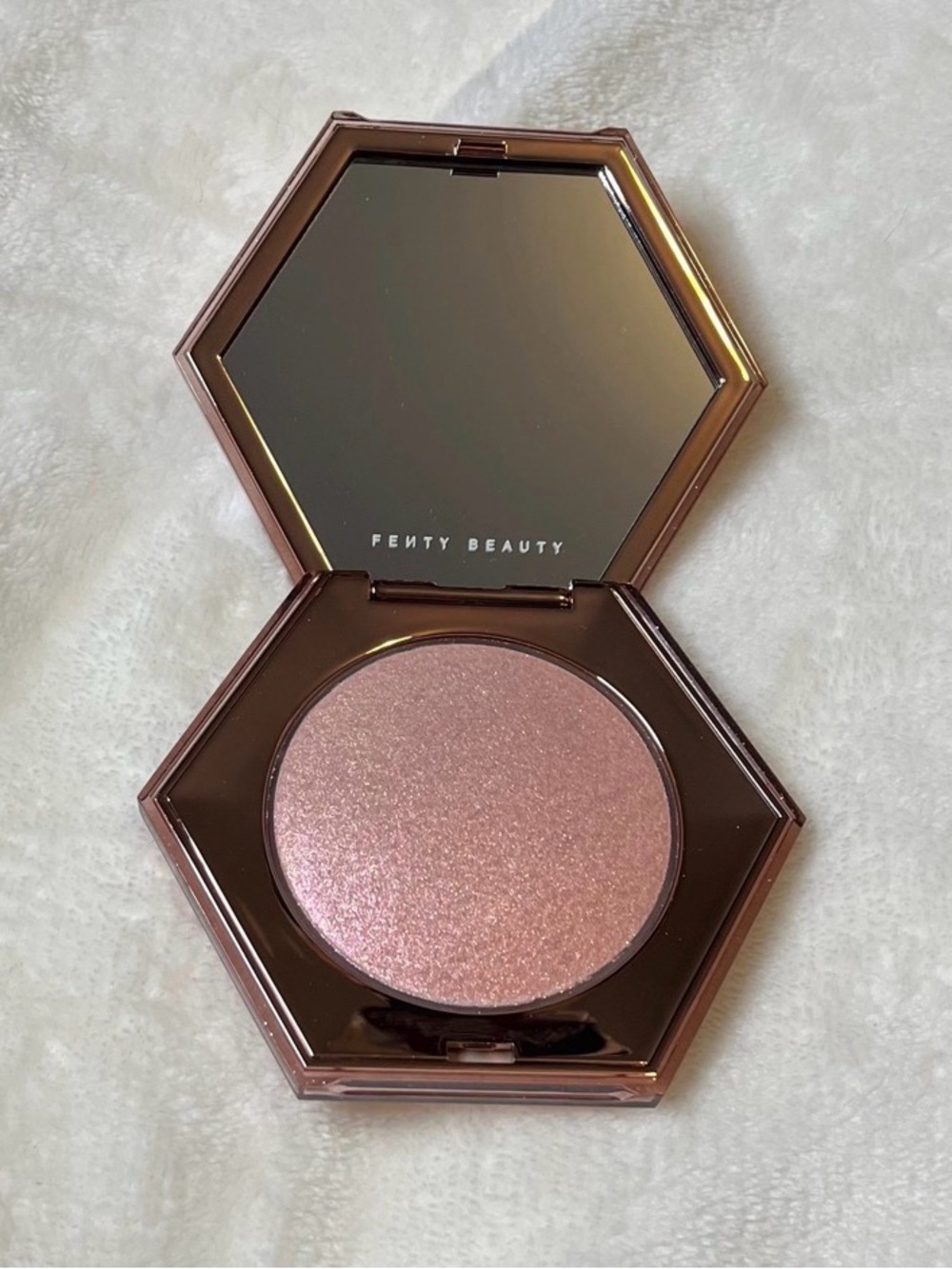 Fenty Beauty Diamond Bomb All-Over Diamond Veil — Rose Rave Pink Glow - Picture 2 of 6